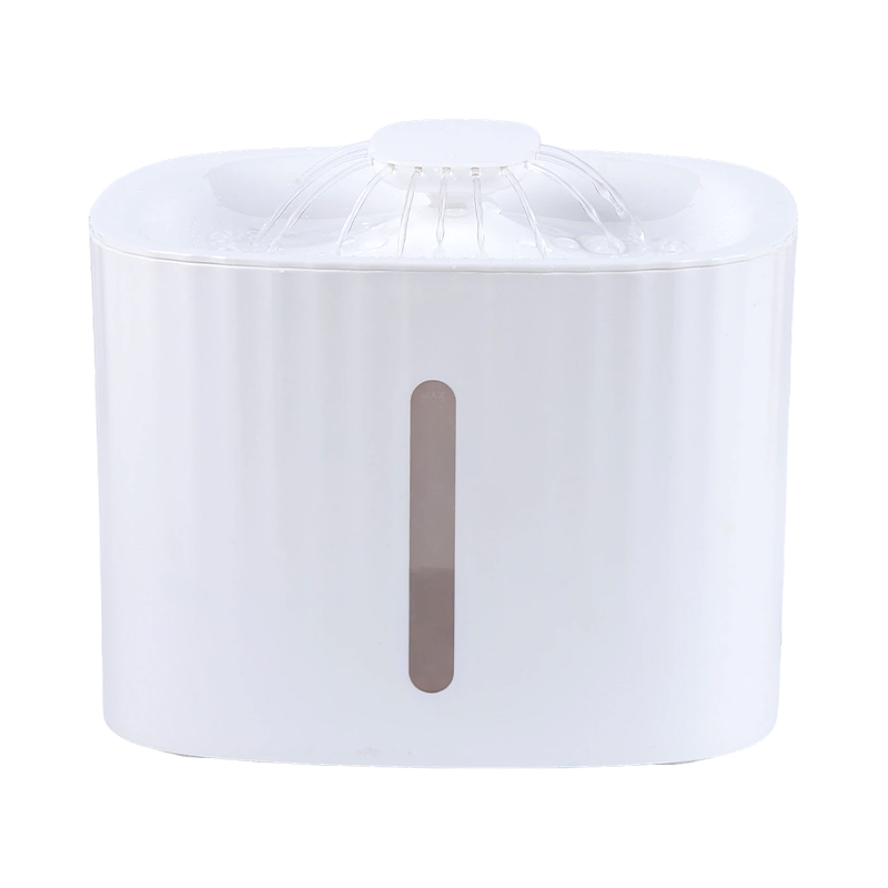 Fuente de agua silenciosa visible de noche