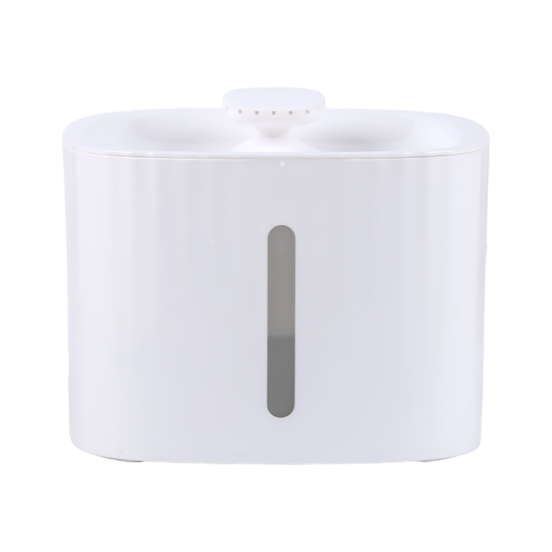 Fuente de agua silenciosa visible de noche